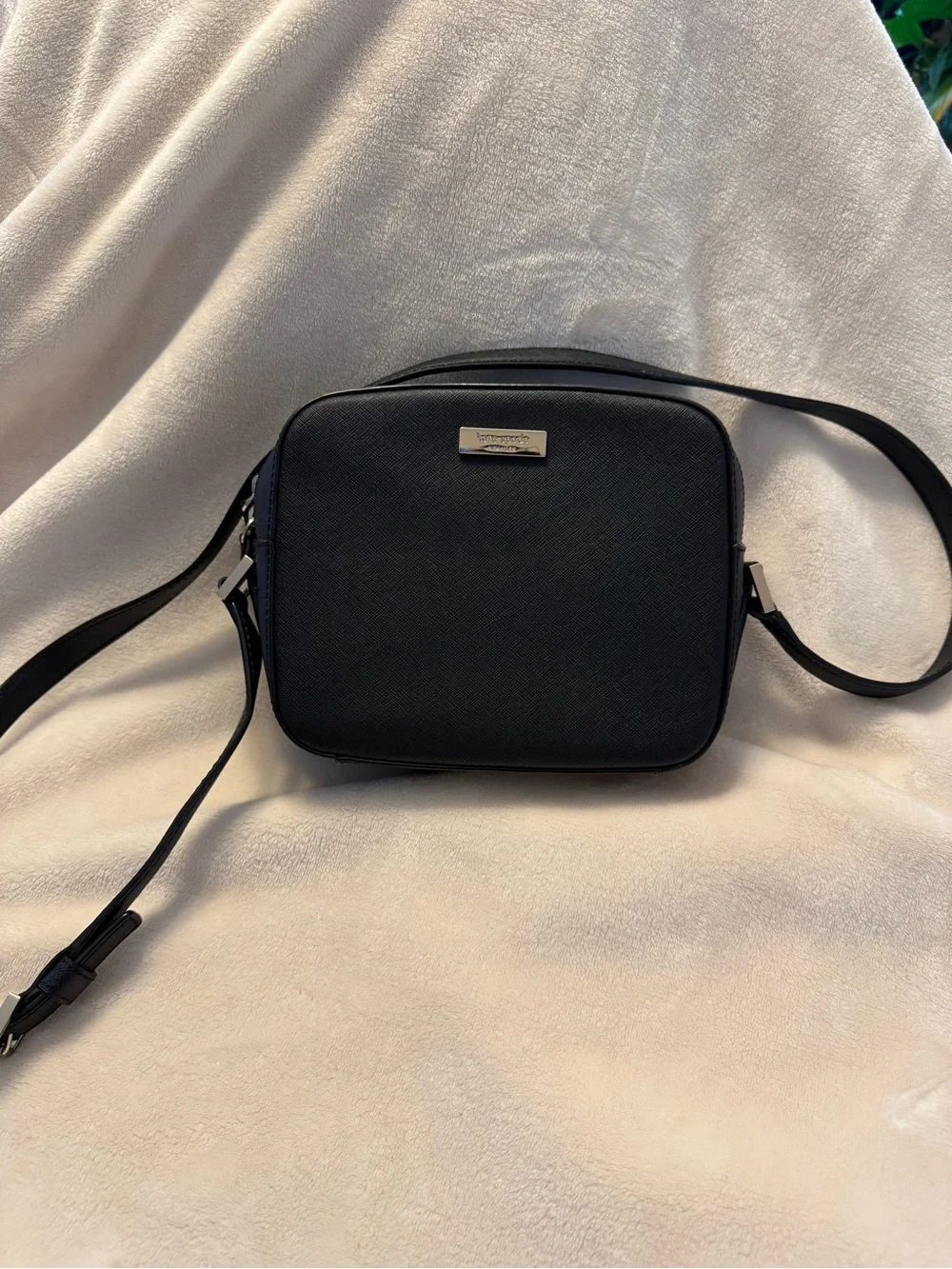 kate spade black textured crossbody messenger bag